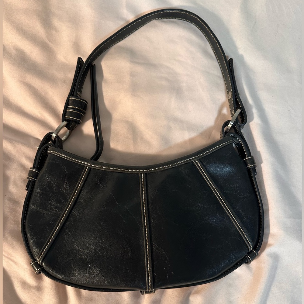BLACK SHOULDER BAG